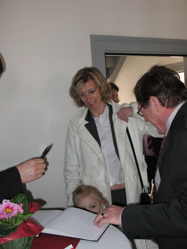 Dr. Evelyn Nagel (mit Tochter) und Hans-Jürgen Hugenschmidt