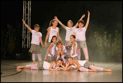 Dancing Kids (Celebration 2007)